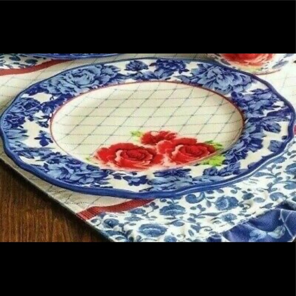 The Pioneer Woman Heritage Floral Dinner Plates